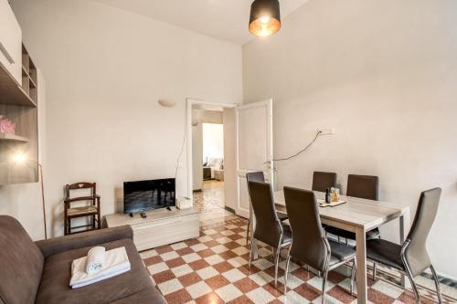 Suite Experience Termini Station Apartment - Tap to explore photos