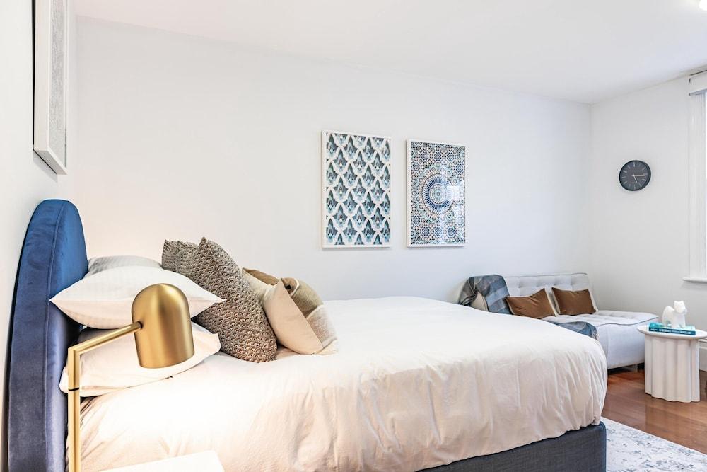 Stylish Studio Near the City Centre - Tap to explore photos