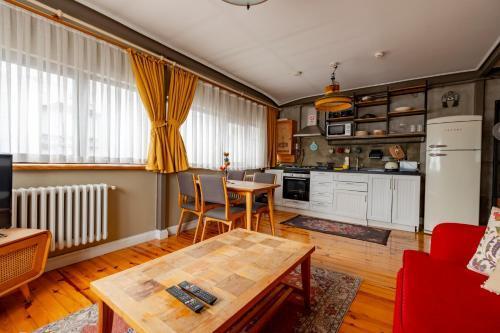 Modern Two-Bedroom Flat with Stunning Bosphorus View - Tap to explore photos