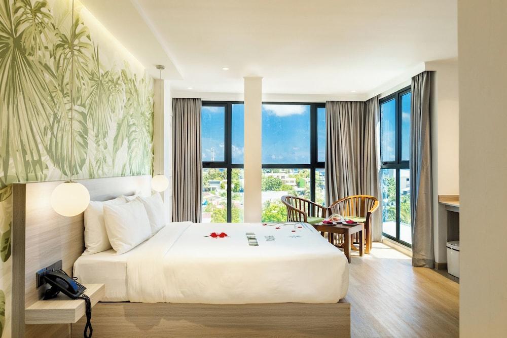 Beach Heaven Guraidhoo by Beach Hotel Maldives Room Type - Deluxe Double Room, Sea View