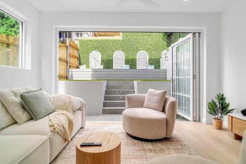 Tranquil Haven in Balmain - Tap to explore photos