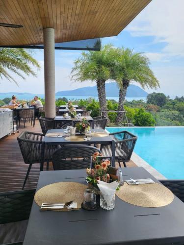 Elite Atoll Serviced Apartments Phuket - Tap to explore photos