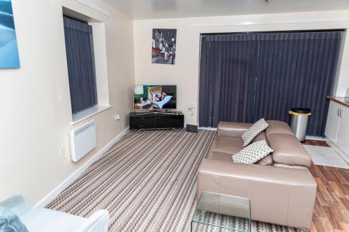 Comfy Apartment 5 min walk to Barking Station - Tap to explore photos