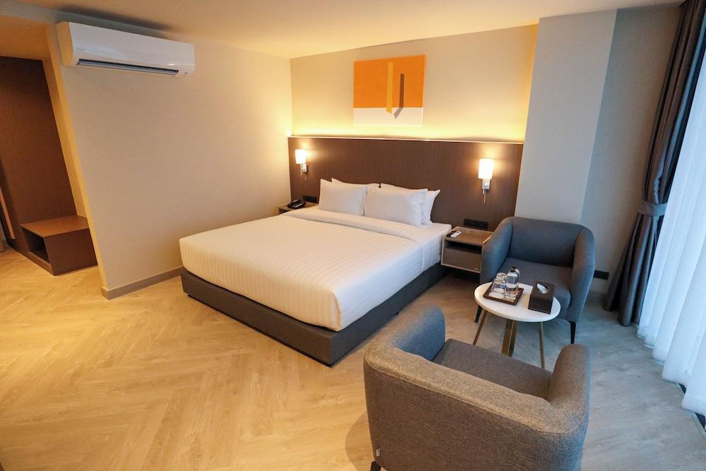 The One Cozy Living Room Type - Deluxe Double Room, City View The One Cozy Living Room Type - Deluxe Double Room, City View