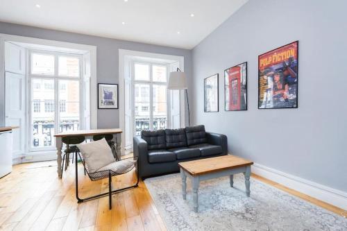 Luxury Camden Apartment E2 - Tap to explore photos