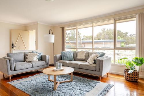 Charming Old Rye House Retreat - Tap to explore photos