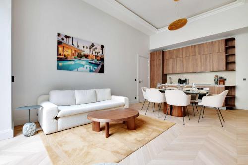 Luxury Apartment - 2BR-4P - GeorgeV-Champs Elysees Room Type - Two-Bedroom Apartment
