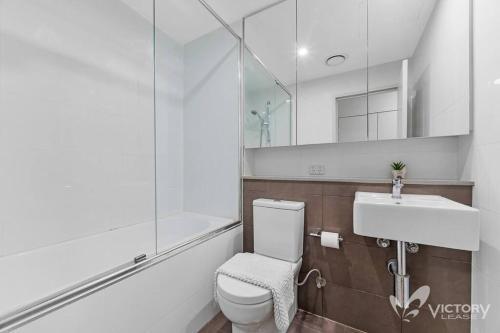 Entire Home in Rouse Hill - Tap to explore photos