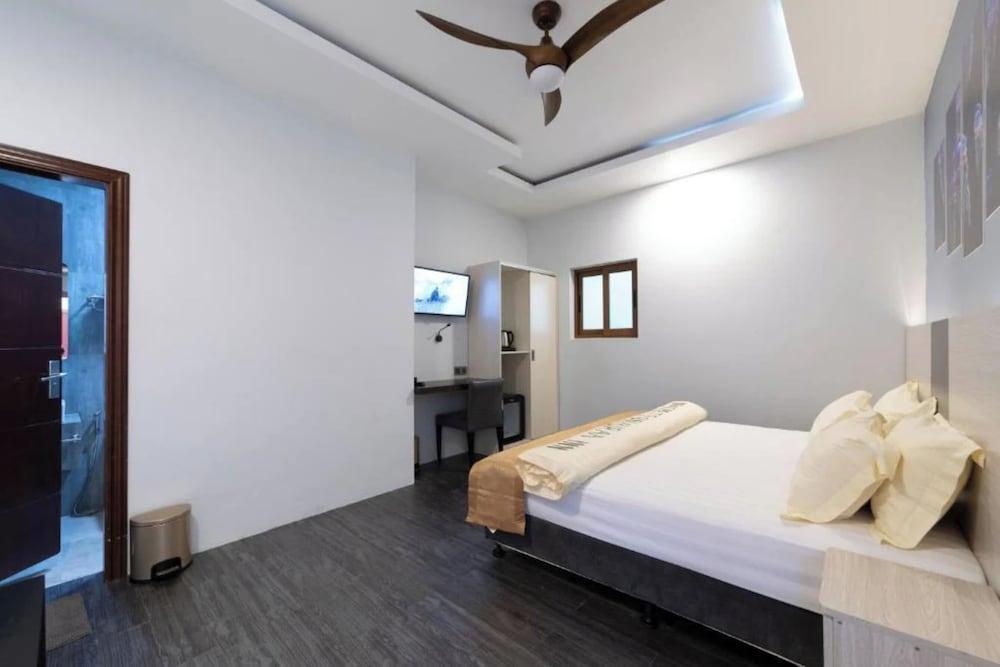 Dhiffushi Tourist Hotel Room Type - Deluxe Double or Twin Room, Island View