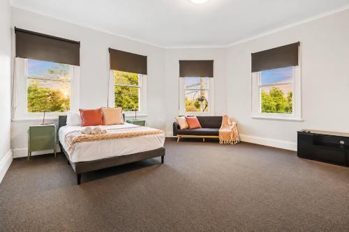 Heritage-Style Boutique Hotel, Port Melbourne - Tap to explore photos