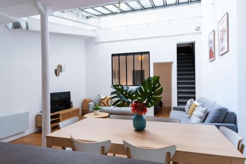 Loft house 2 BR Bastille AC by LCC Agency - Tap to explore photos