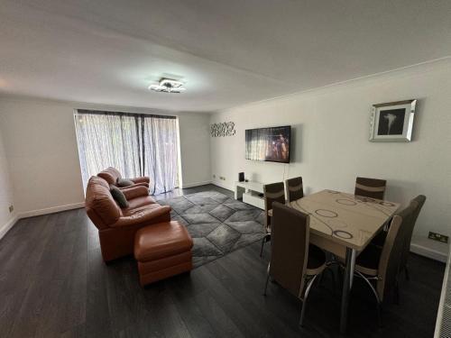 ThamesNiceProperty - Tap to explore photos