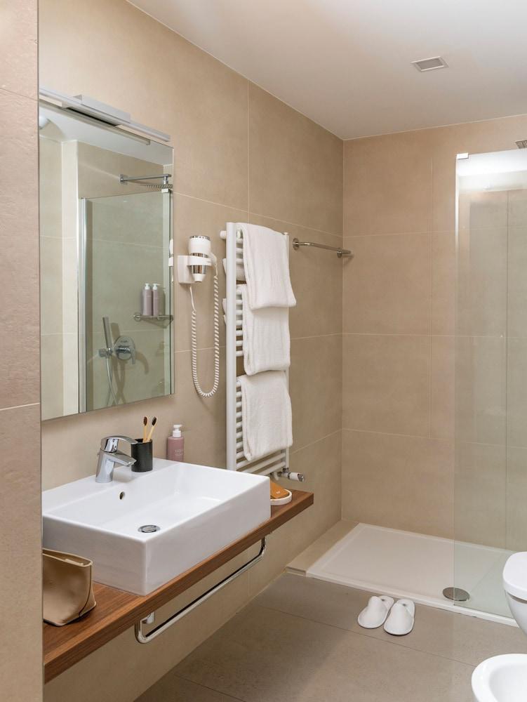 Adoro Hotel Room Type - Superior Double or Twin Room