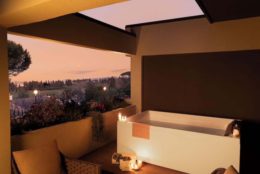 Adoro Hotel Room Type - Romantic Suite, Hot Tub