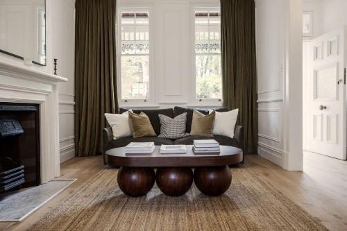 The Timeless Modern Glebe - Tap to explore photos