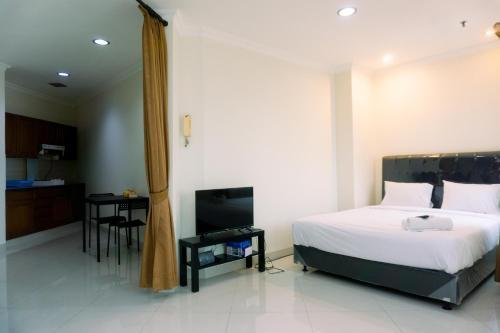 Luxury Studio at Semanggi Apartment By Travelio