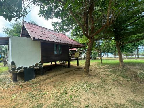 Angthong Beach Resort Room Type - Bungalow with Patio