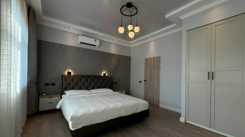 Phuket Villa Sofia - Tap to explore photos