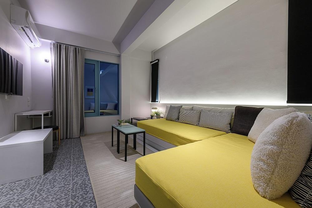 Mowa Bangkok Room Type - Grand Riverfront Triplex Suite Mowa Bangkok Room Type - Grand Riverfront Triplex Suite