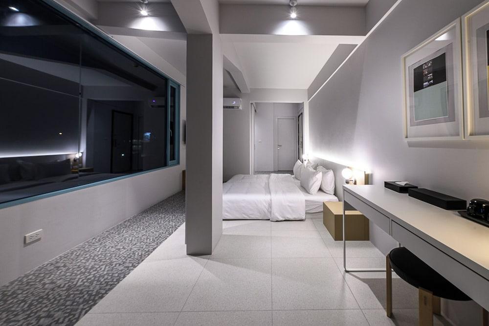 Mowa Bangkok Room Type - Riverfront Deluxe Room