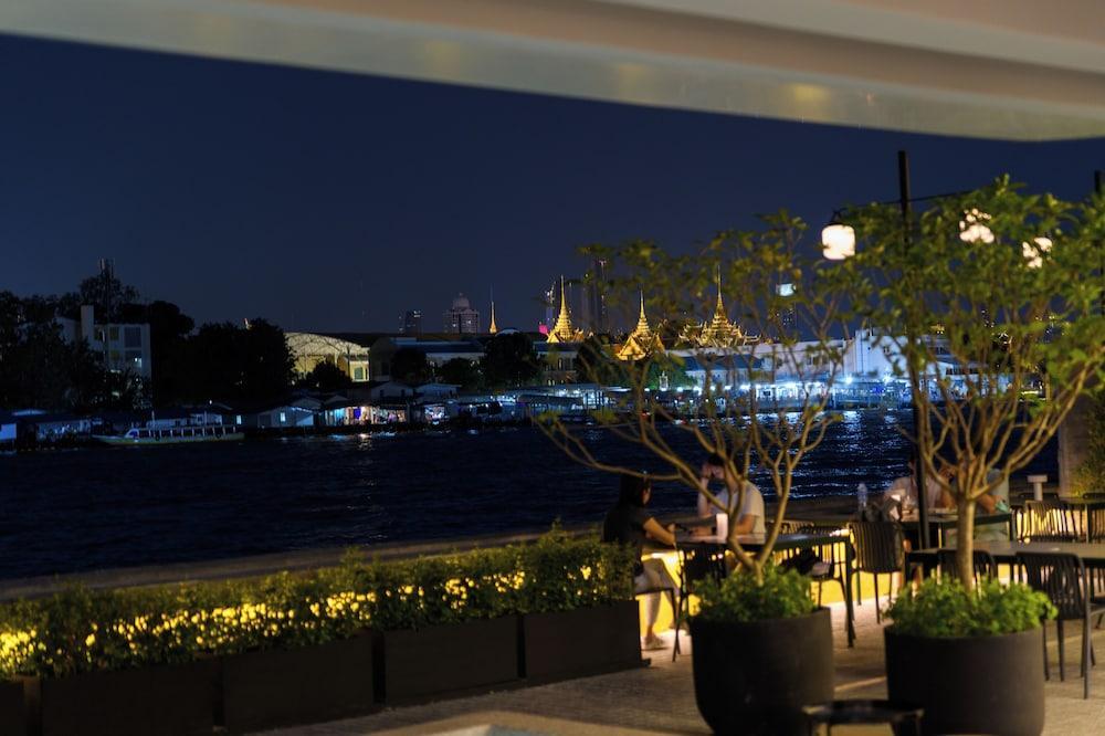 Mowa Bangkok - Tap to explore photos
