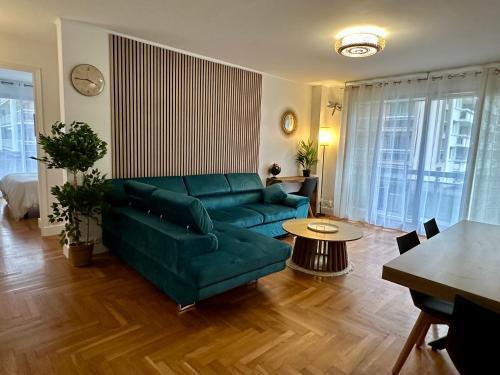 Appartement 5 personnes Léon Frot PARIS - Tap to explore photos