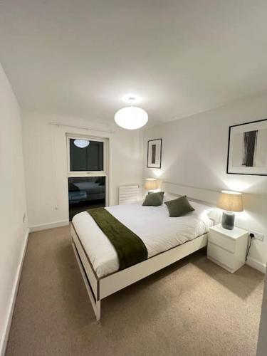 Modern comfortable 1-BR flat in heart of Stockwell