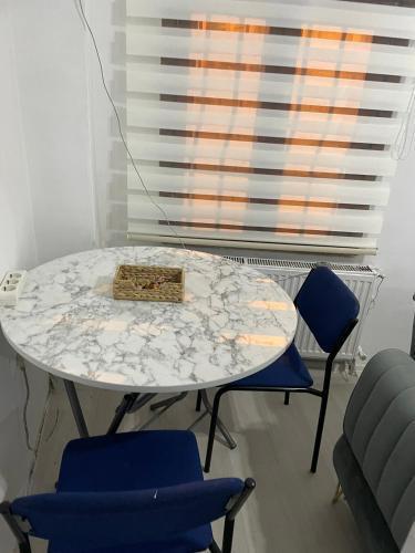 Cosy studio apartment in Istiklal central - Tap to explore photos