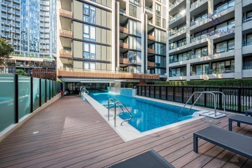 WOW Self-Contained Apartment on Hall - Tap to explore photos