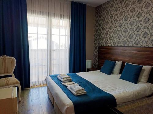 BlueAlbatros City Hotel - Tap to explore photos