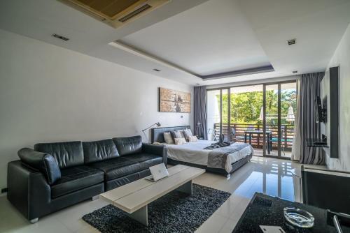 Pool view studio at Nakalay Palm by Lofty - Tap to explore photos