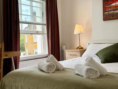 Roomy Apartment in King's Cross - Tap to explore photos