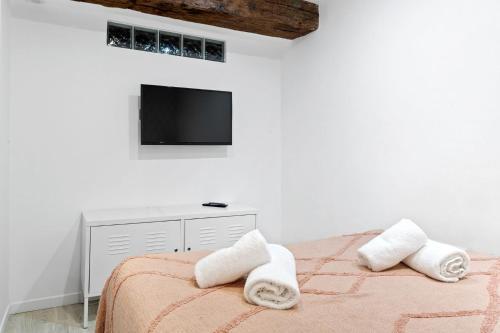 Bluestay 112 - Élégant Appartement à Paris - Tap to explore photos