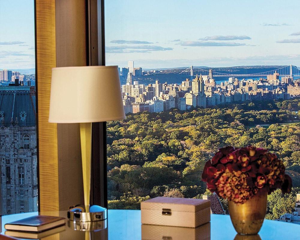 Four Seasons Hotel New York Room Type - Central Park Suite King