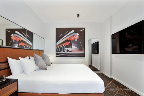 Hoteloco Room Type - Executive King Room with Balcony