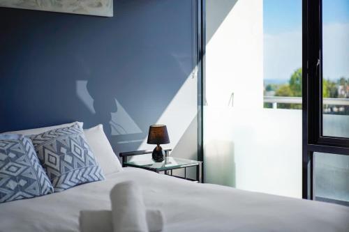 Metro Apartments - SouthMelbourne Luxury w parking - Tap to explore photos