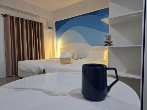 SRINN Hotel Pattaya Klang - Tap to explore photos