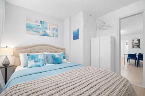 Spacious 4BR Stay in Lower Manhattan - Tap to explore photos