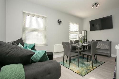 Stylish and Homey 2 bedroom in Abbey Wood - Tap to explore photos