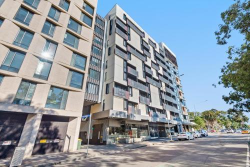 Compact Studio Near China Town