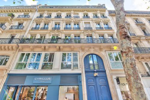 Urban Flat 78 - Luxury 3 BDR Flat in Le Marais - Tap to explore photos