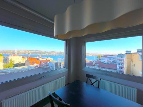 Stylish Apartment with Bosphorus View in Besiktas - Tap to explore photos
