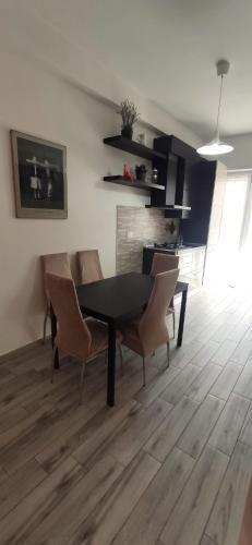 Onda Romantica Apartment - Tap to explore photos