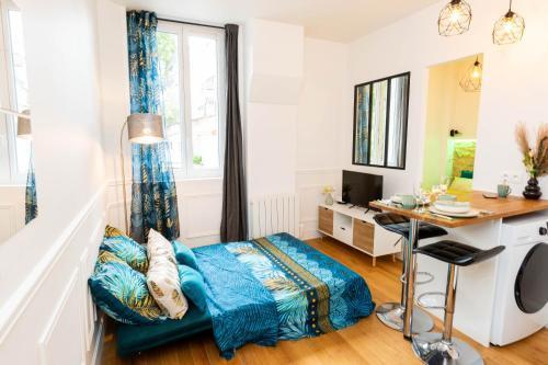 Cozy studio in Clamart Near Paris attractions - Tap to explore photos