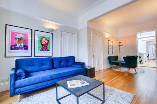 Entire house, 23 mins to Central London - Tap to explore photos