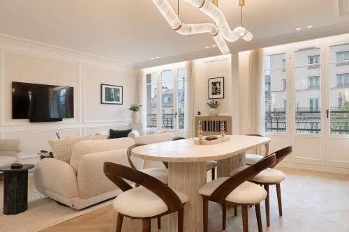 TheLander - Serviced Apartments in Champs Elysées - Tap to explore photos