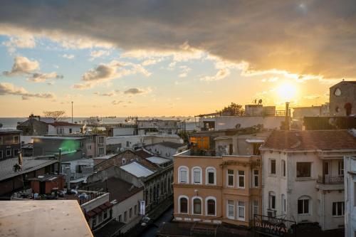 Old Harbour Hotel istanbul - Tap to explore photos
