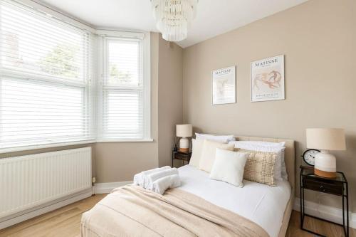 Fulham eve - 3 Bed apt - Tap to explore photos