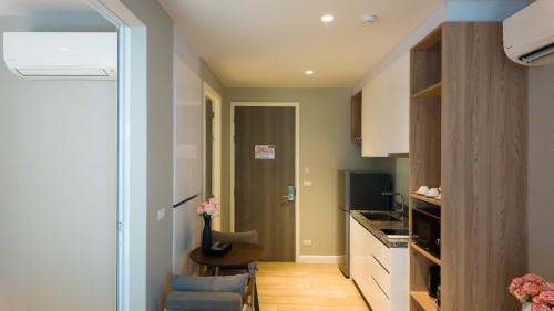 Diamond Apartment with Terrace near Bang Tao Beach - Tap to explore photos