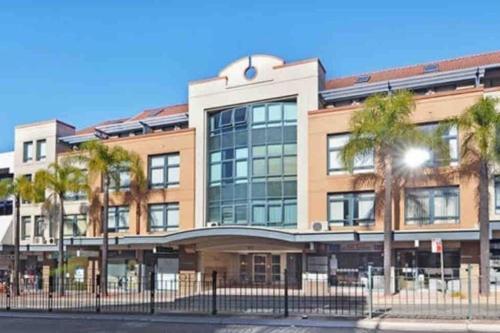 Neutral bay studio